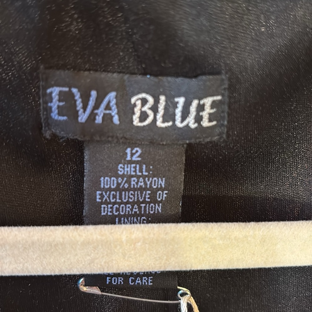 Eva Blue - Picture 2 of 2
